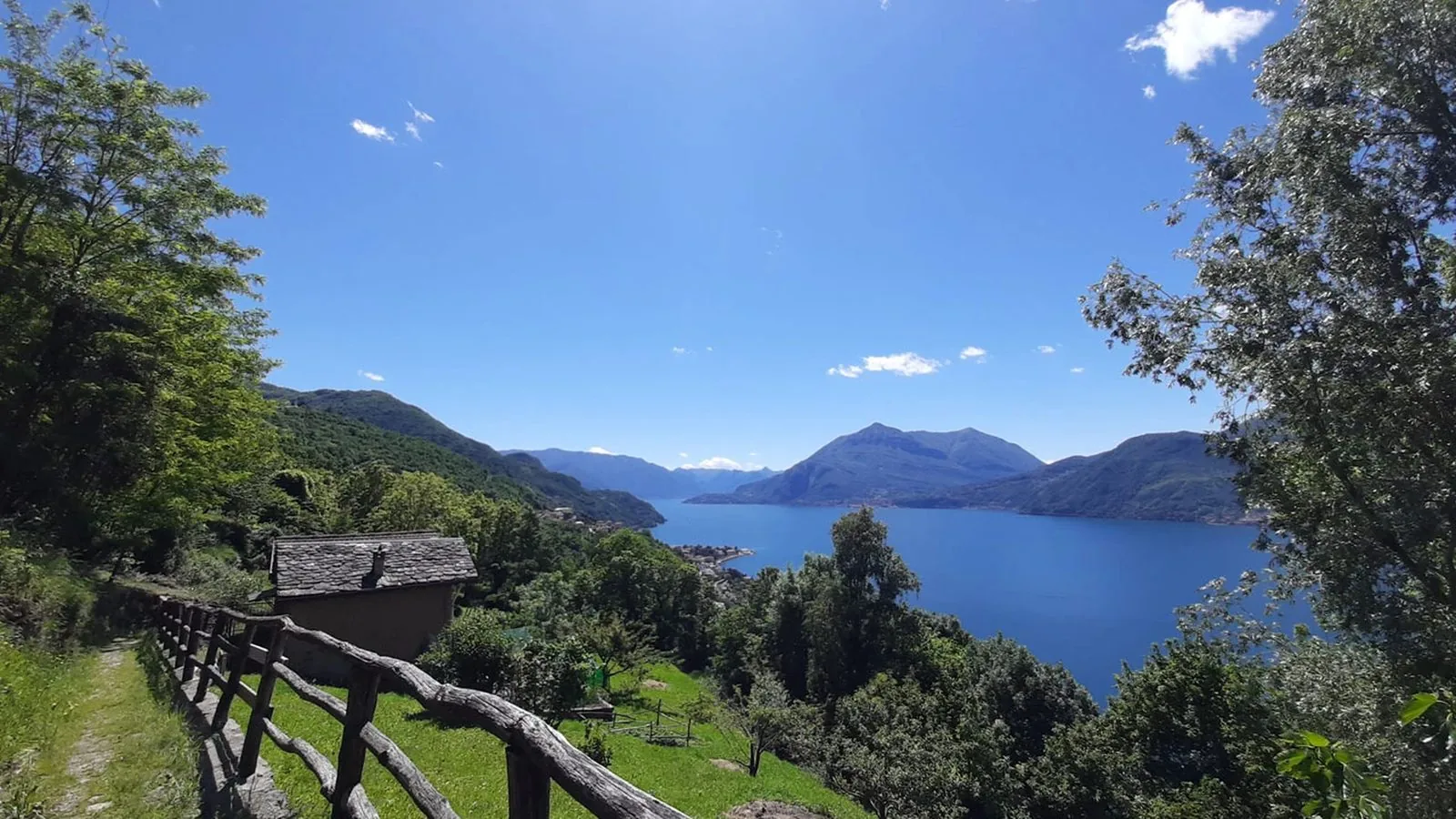Cosmique Lake, Dervio (Lombardia)